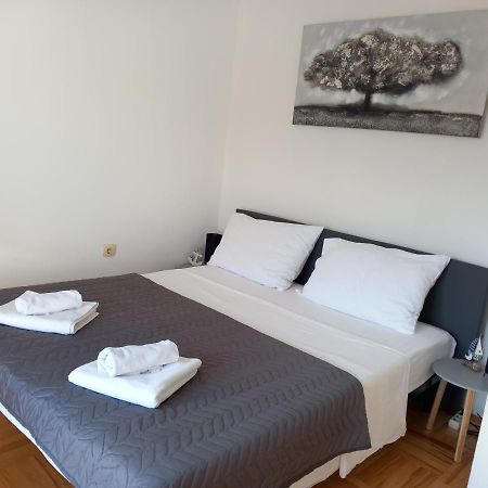 Apartmani Mira Lopar Bagian luar foto