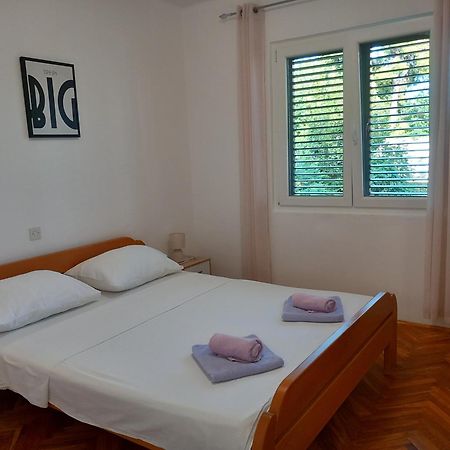 Apartmani Mira Lopar Bagian luar foto