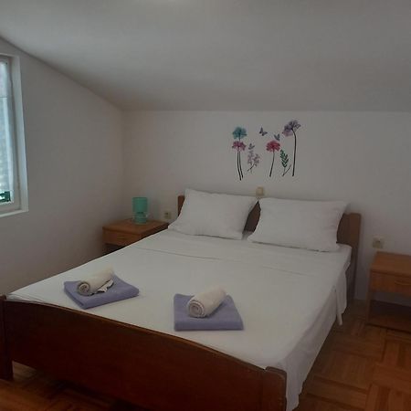 Apartmani Mira Lopar Bagian luar foto
